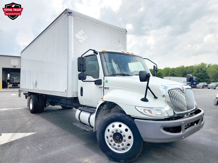 2021-international-durastar-4300-image-1