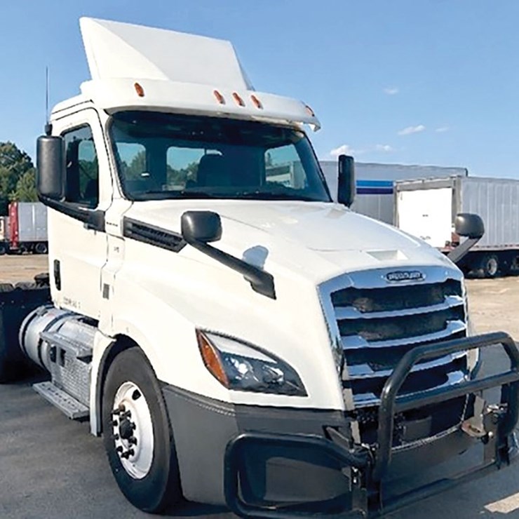 2019 FREIGHTLINER CASCADIA 126