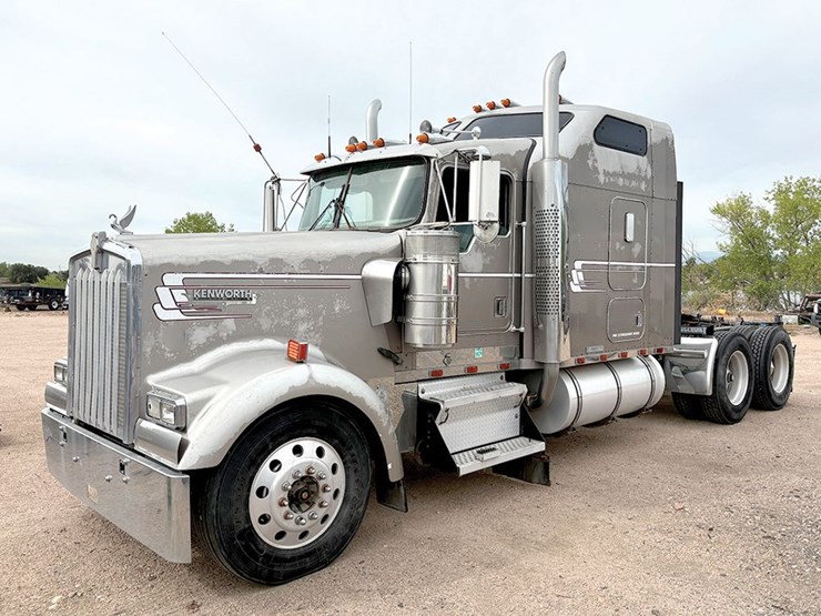 2000-kenworth-w900l-image-2