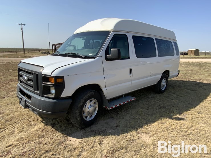 2012-ford-e250-image-1