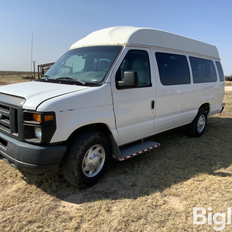 2012 FORD E250