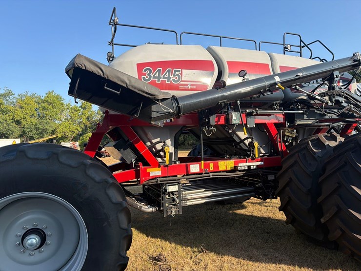 case-ih-550-image-26