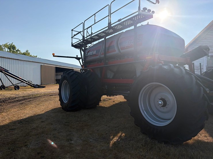 case-ih-550-image-30