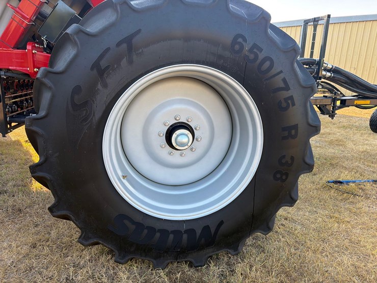 case-ih-550-image-37
