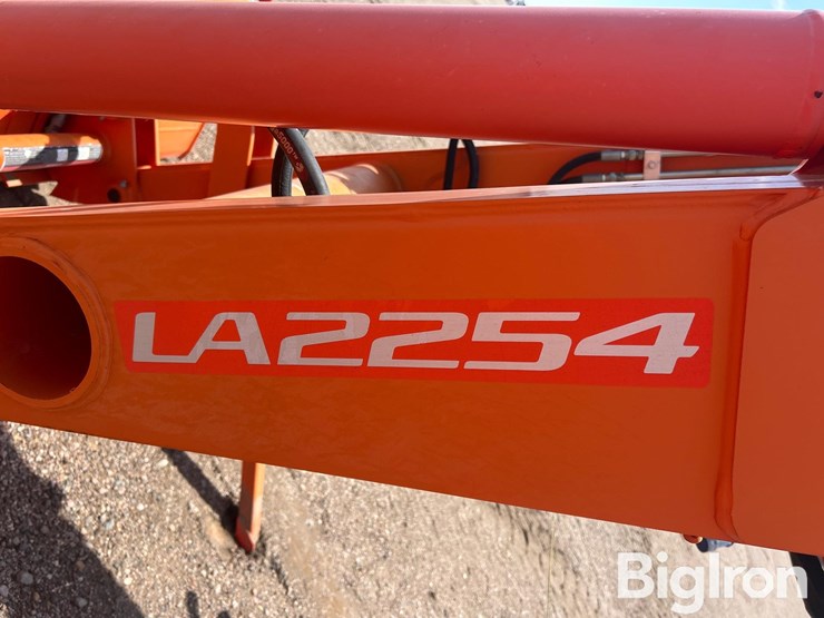2014-kubota-la2254-image-8