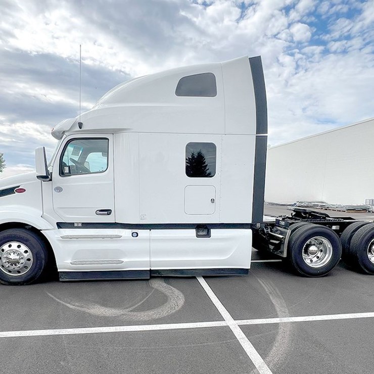 2022 PETERBILT 579