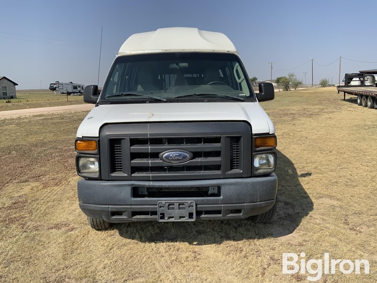 2012-ford-e250-image-2