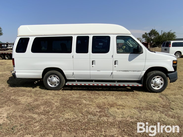 2012-ford-e250-image-4