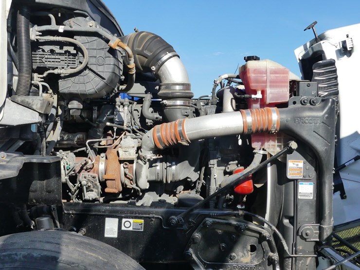 2018-peterbilt-579-image-20