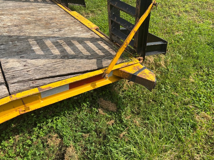 #2312-•-2006-redi-haul-16'-tandem-axle-trailer-image-13