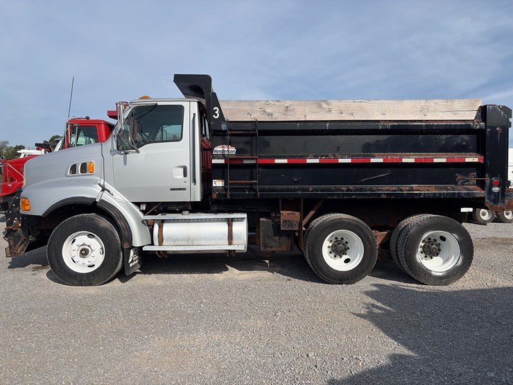 2001-sterling-l9500-image-3