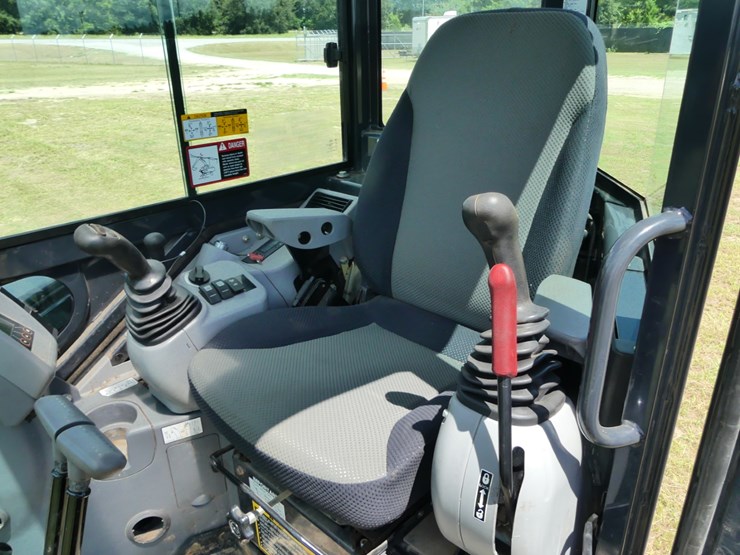 2023-deere-35p-image-12