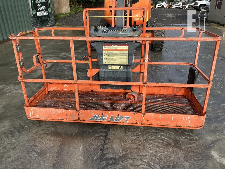 2020-jlg-600aj-image-10