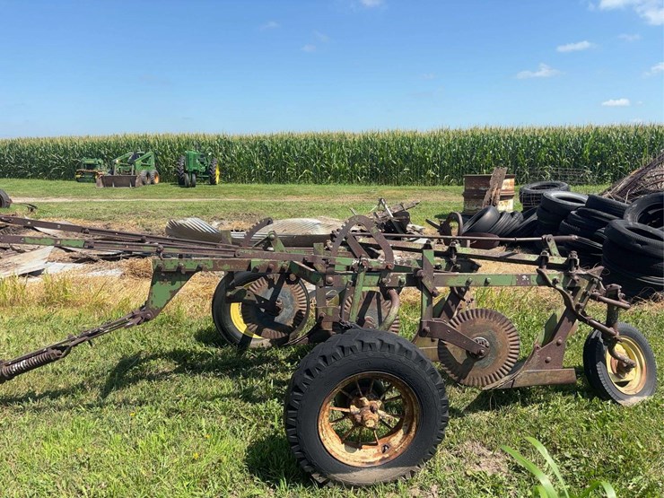 john-deere-14-image-8