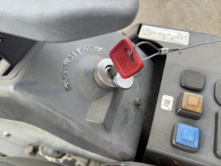 2016-deere-17g-image-34