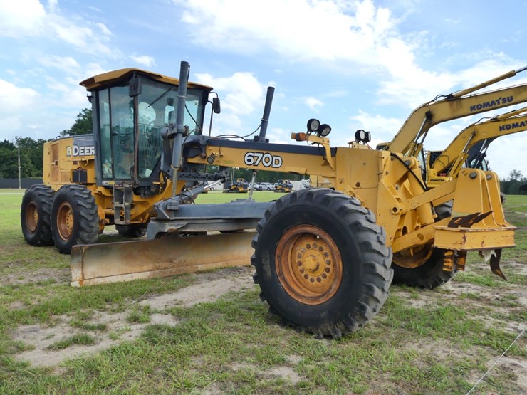 2005-deere-670d-image-2