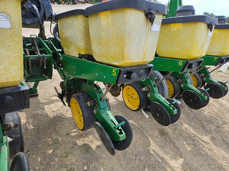 john-deere-7200-image-42