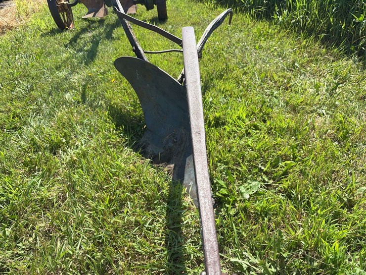 14”-walking-plow-image-12