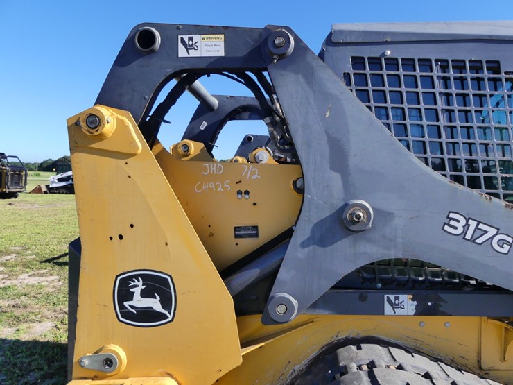 2016-deere-317g-image-7
