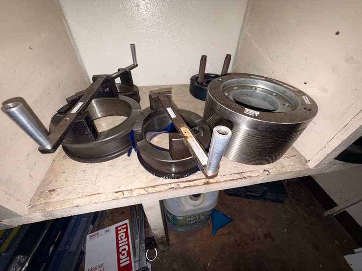 lot-w/-contents-of-gauge-room-including-(50+)-(unused)-in-act-&-non-api-up-to-11”-thread-gauge-&-metal-lockers-image-10