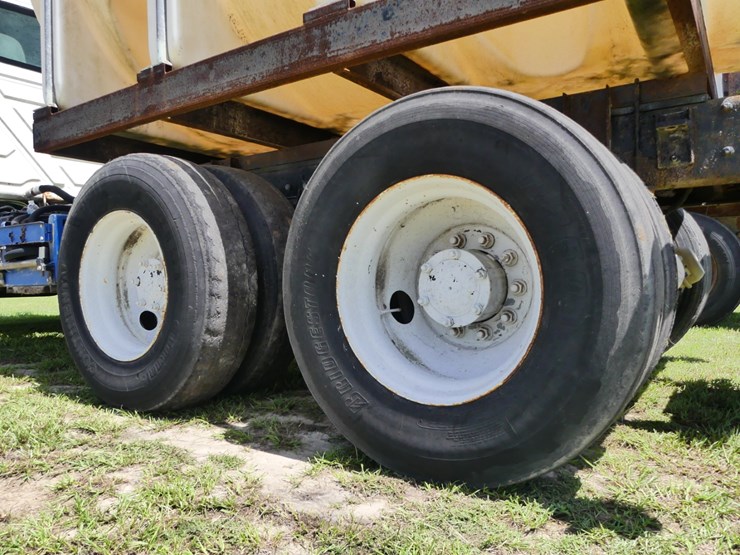 2006-international-durastar-4400-image-6