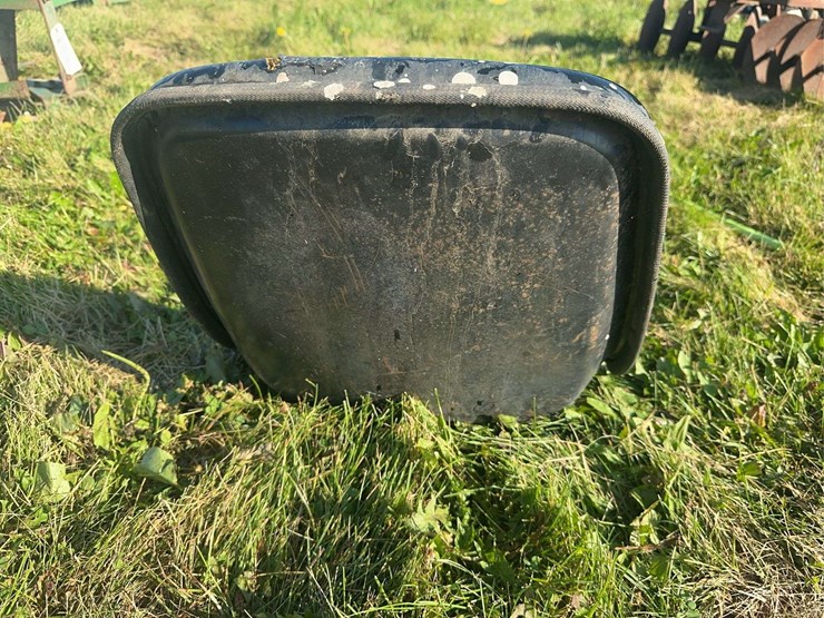 seat-image-4