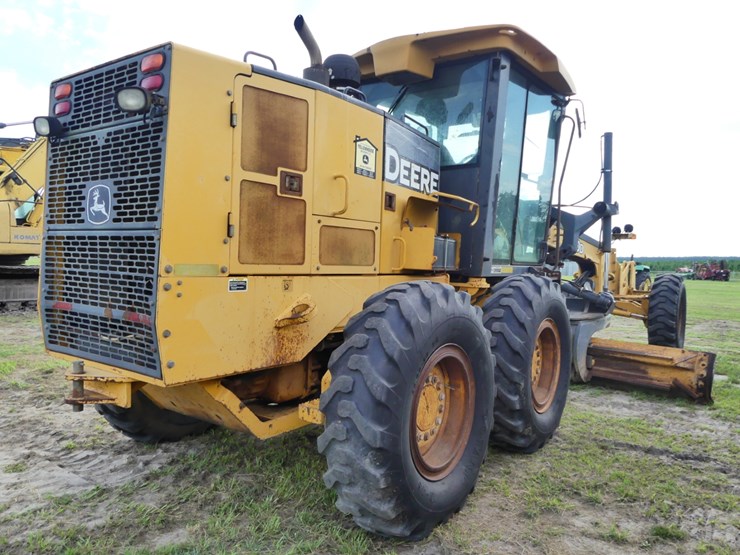 2005-deere-670d-image-3