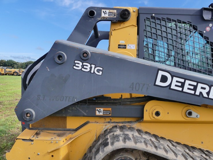 2017-deere-331g-image-7