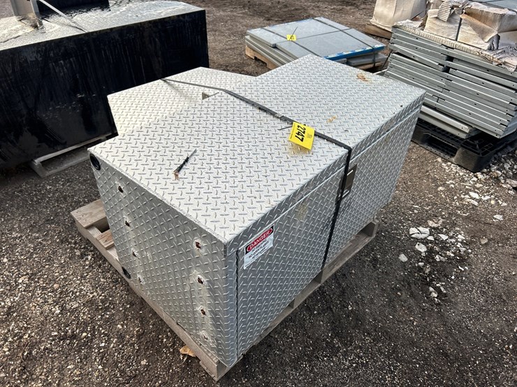 #2747-•-(2)-toolboxes-image-1