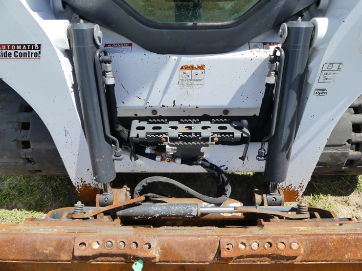 2022-bobcat-t770-image-12