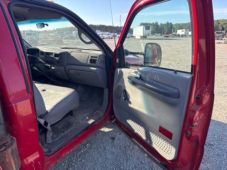 2001-ford-f350-image-30