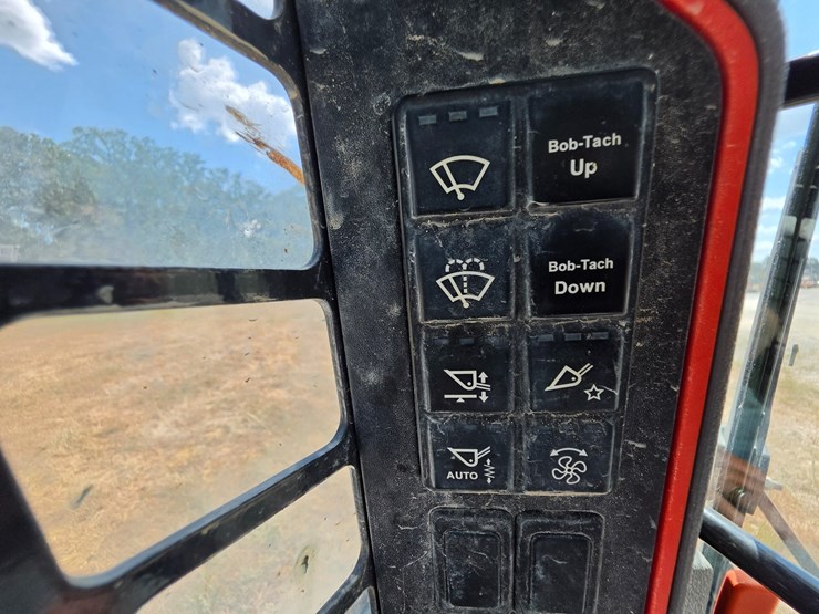 #26217-•-2022-bob-cat-t66-skid-steer-image-27