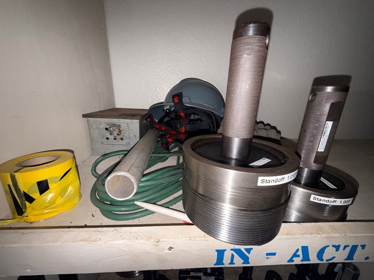 lot-w/-contents-of-gauge-room-including-(50+)-(unused)-in-act-&-non-api-up-to-11”-thread-gauge-&-metal-lockers-image-4