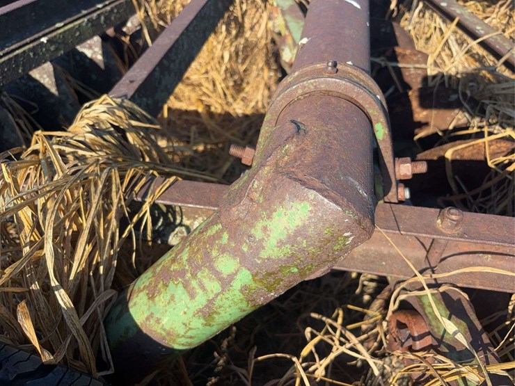 john-deere-11-image-31