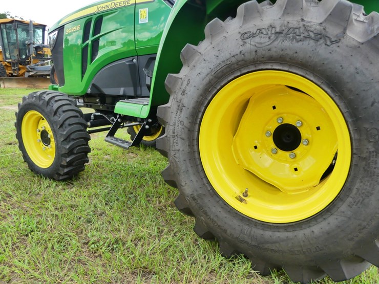 2021-john-deere-3025e-image-7