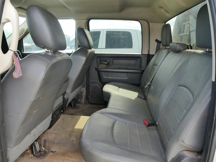 2017-dodge-ram-3500-image-11