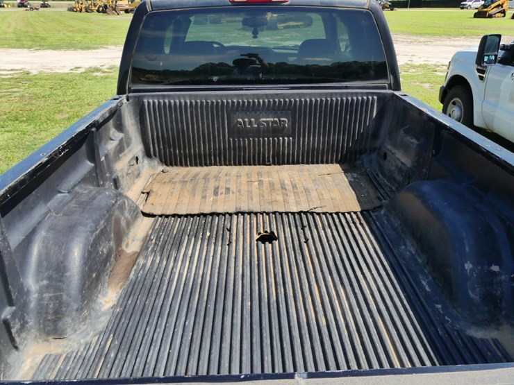 2004-chevrolet-2500hd-image-7