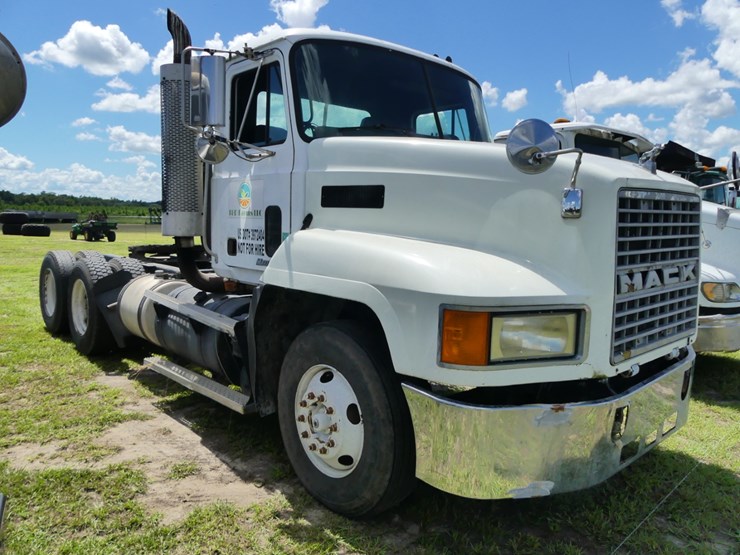 2000-mack-ch612-image-2
