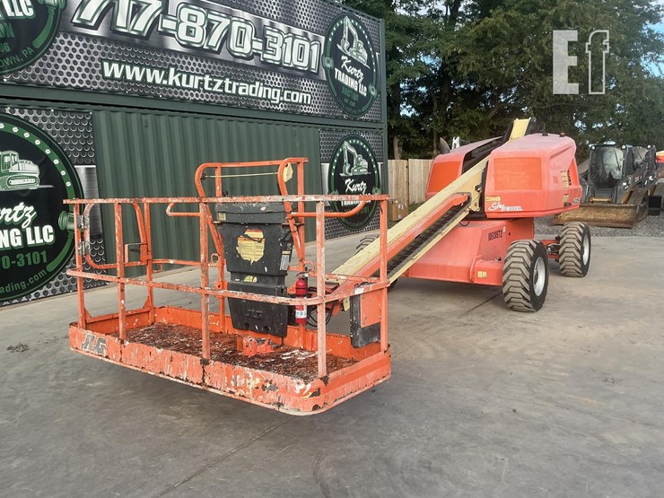 2021-jlg-400s-image-8