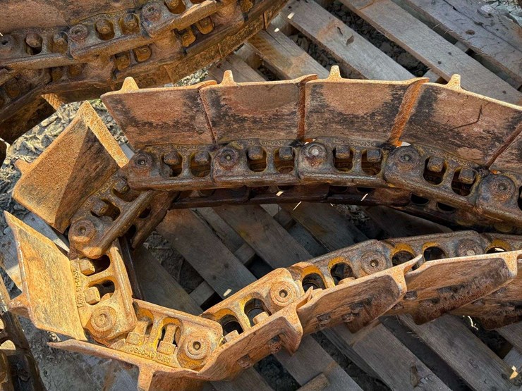metal-tracks-image-4