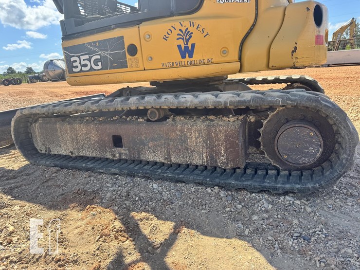 2018-deere-35g-image-3