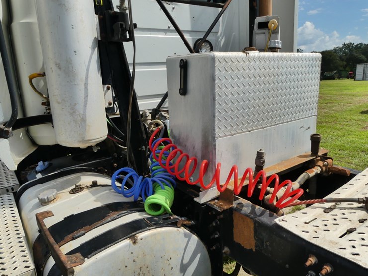 2012-mack-cxu613-image-8