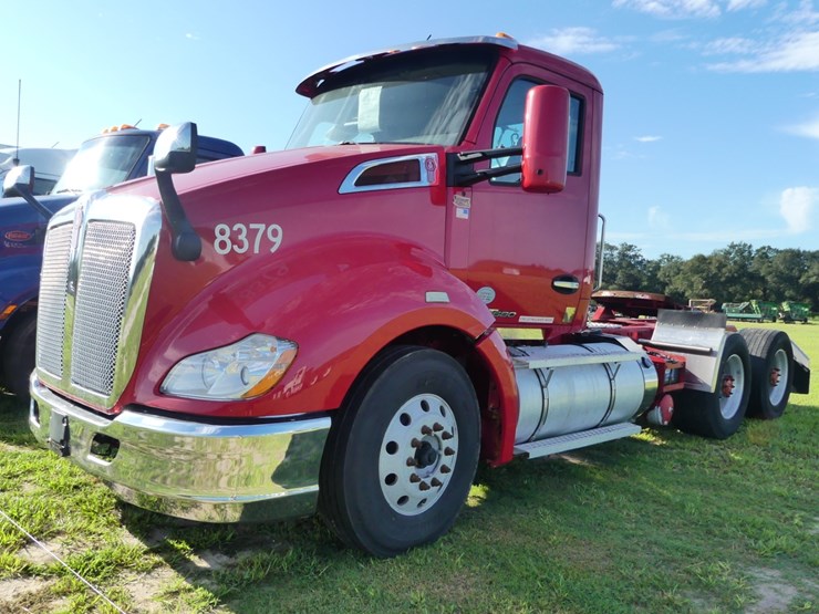 2018-kenworth-680-image-2