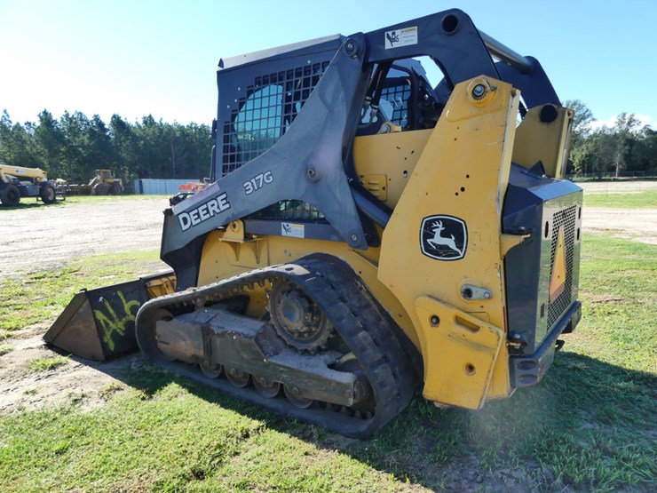 2016-deere-317g-image-4
