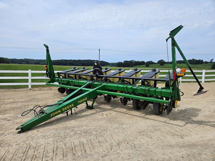 john-deere-7200-image-1