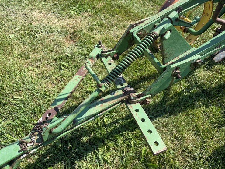 john-deere-12-image-25