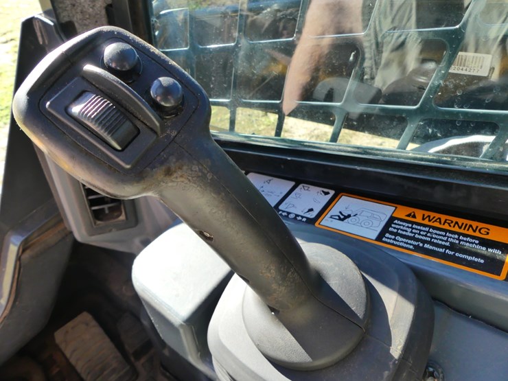 2023-deere-333g-image-13