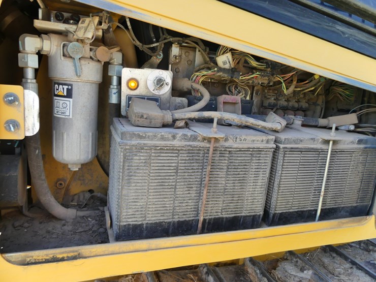 caterpillar-d5k2-lgp-image-12