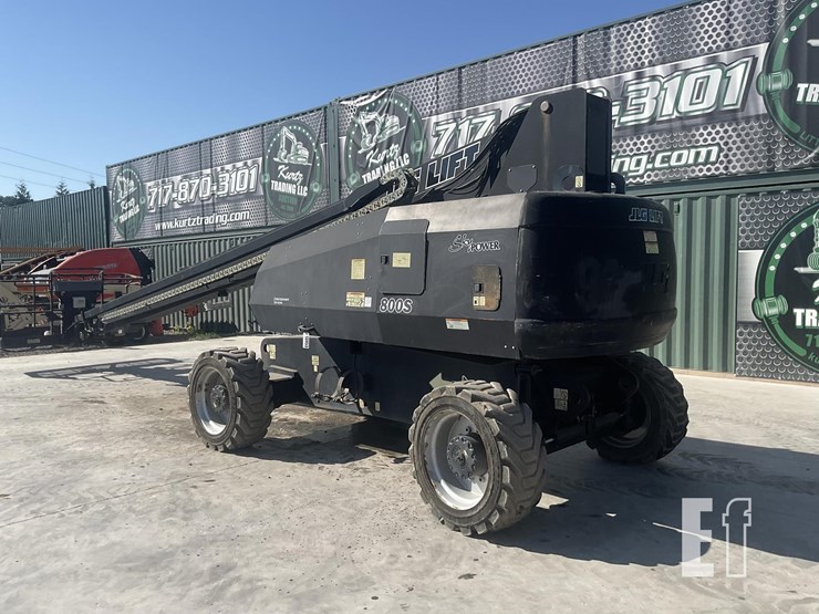 2013-jlg-800s-image-2