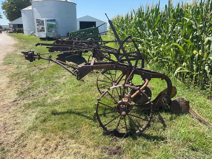allis-chalmers-16”-one-bottom-pull-type-moldboard-plow-image-7